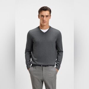 Hugo Boss Charcoal V-Neck Sweater merino wool size L